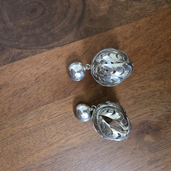 Vintage Silver Metal Earrings - Picture 3 of 7